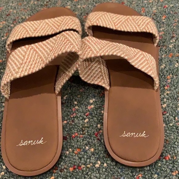 Sanuk sandals! Worn once! - Picture 2 of 2